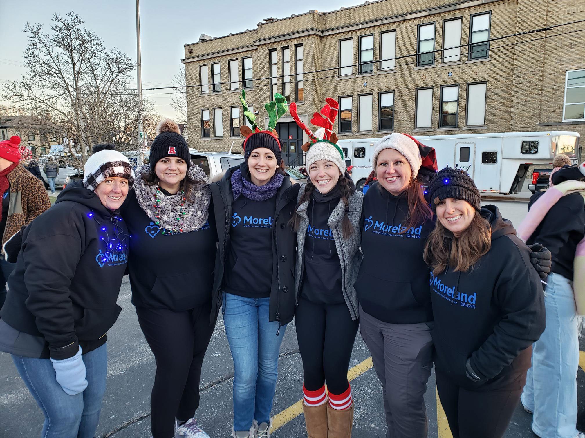 parade-mult-people-2022